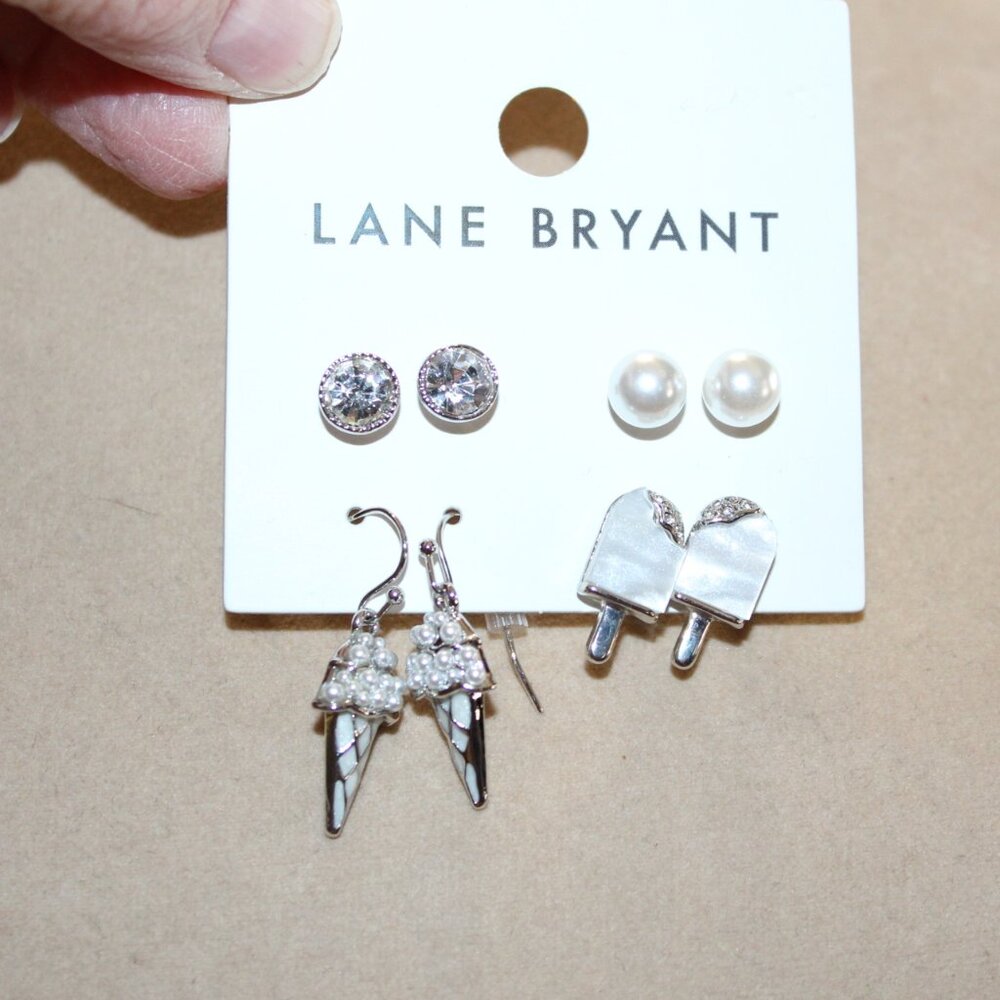 NWT Lane Braynt summer set of earrings FUN!
